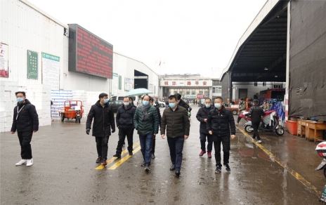 市發(fā)改委、經(jīng)開區(qū)管委會等上級有關(guān)部門領(lǐng)導(dǎo)帶隊檢查市場保供工作