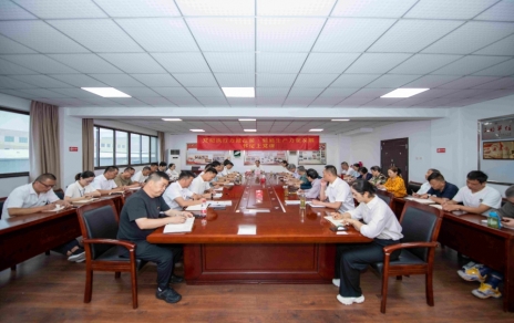 以學(xué)促行、以行促干、正風(fēng)肅紀(jì)，勤廉并重干事業(yè)！